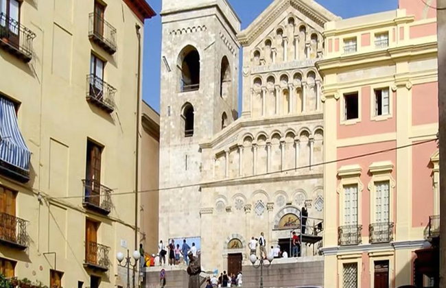 Cagliari City Center - Walking Tour - Photo 1